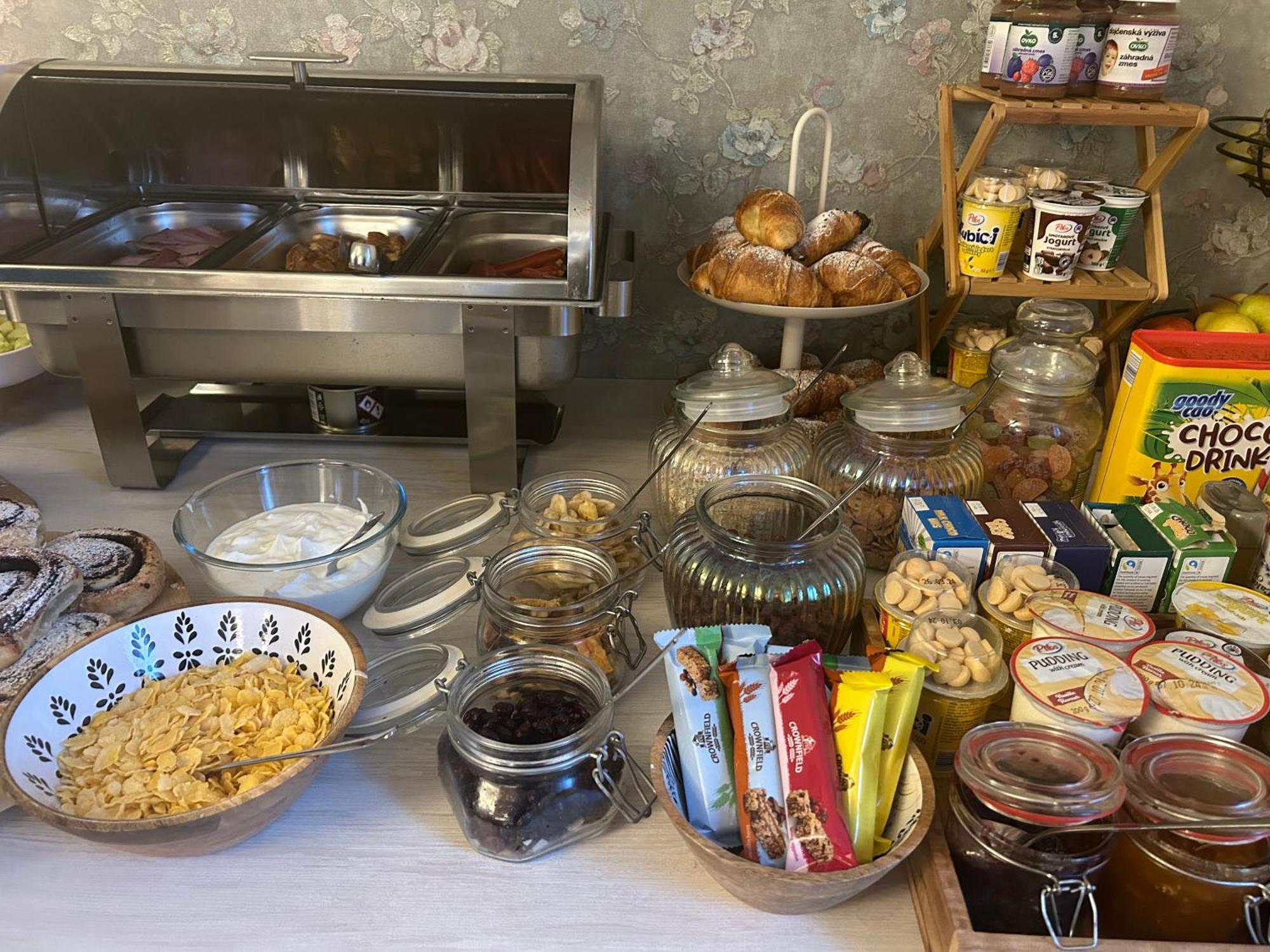 Hotel Evan U Hoffera Topolcany Luaran gambar