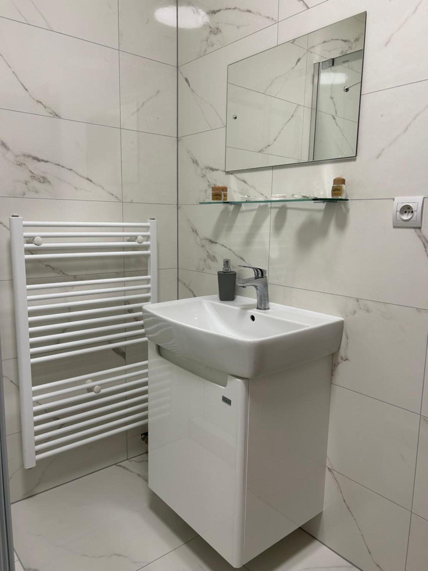 Hotel Evan U Hoffera Topolcany Luaran gambar